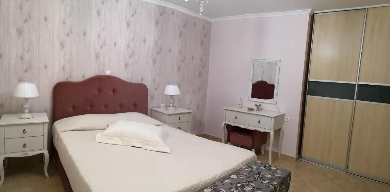 Pirofani Villa Apartments Apolpaina Экстерьер фото